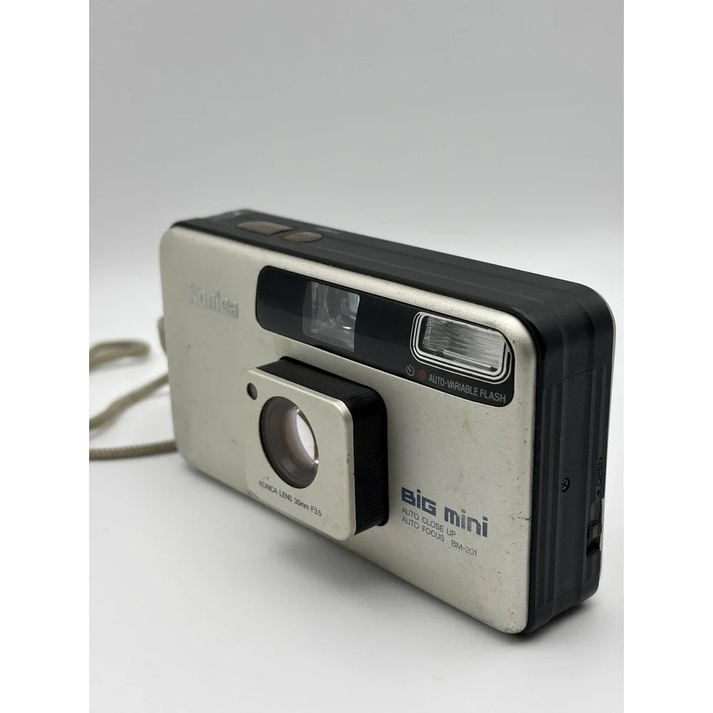 Vintage Konica Big Mini BM-201 35mm Film Camera Point Shoot Flash Japan Silver